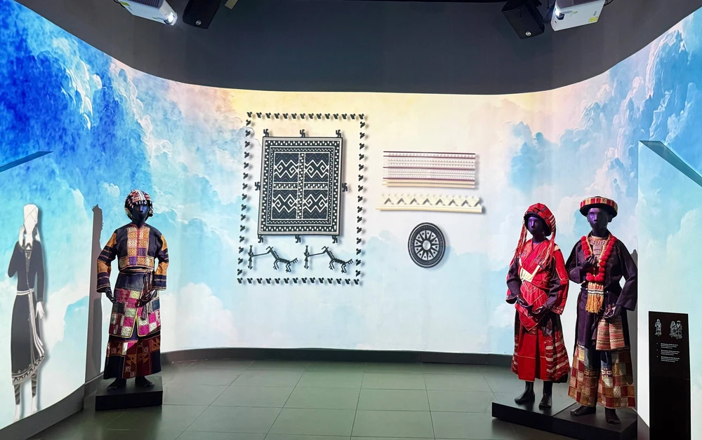 Đưa Nhà Cái Bet88 Com Đăng Ký Nhận 88k 80 thành hành động: Công nghệ kể chuyện lịch sử, Bet88013 88k Cho Tân Thủ - Ảnh 4.