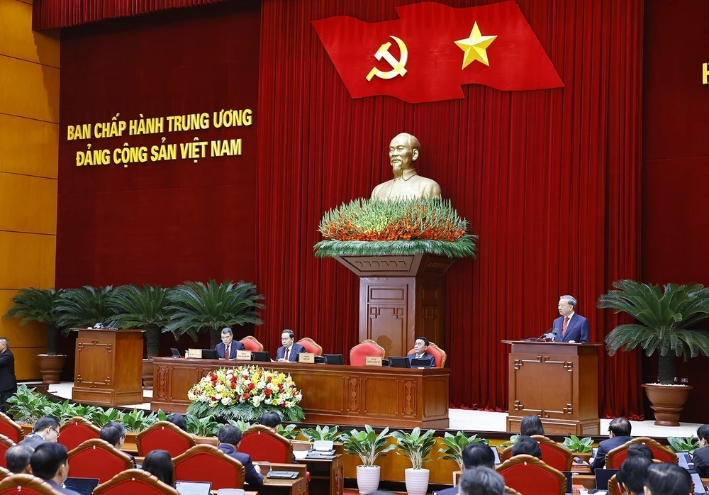 Thông cáo báo chí về ngày làm việc thứ hai Hội nghị Trung ương 2 khoá XIV - Ảnh 1.