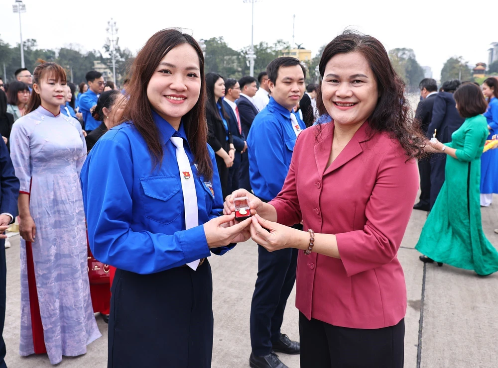 Kỷ niệm 95 năm Ngày thành lập Đoàn: Đưa đoàn viên đến địa điểm văn hóa - Ảnh 7.