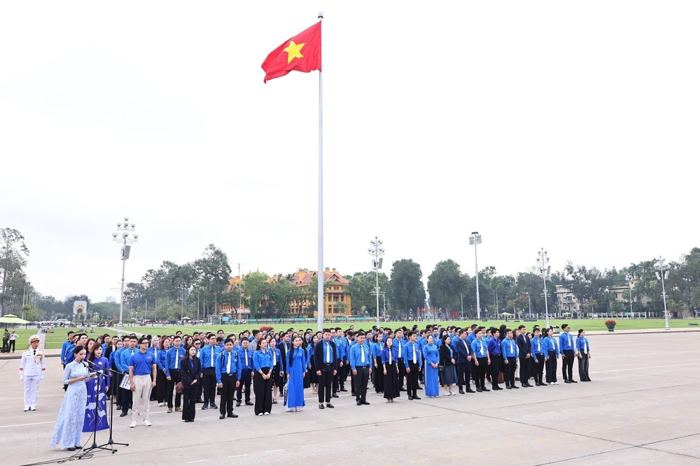 Kỷ niệm 95 năm Ngày thành lập Đoàn: Đưa đoàn viên đến địa điểm văn hóa - Ảnh 3.