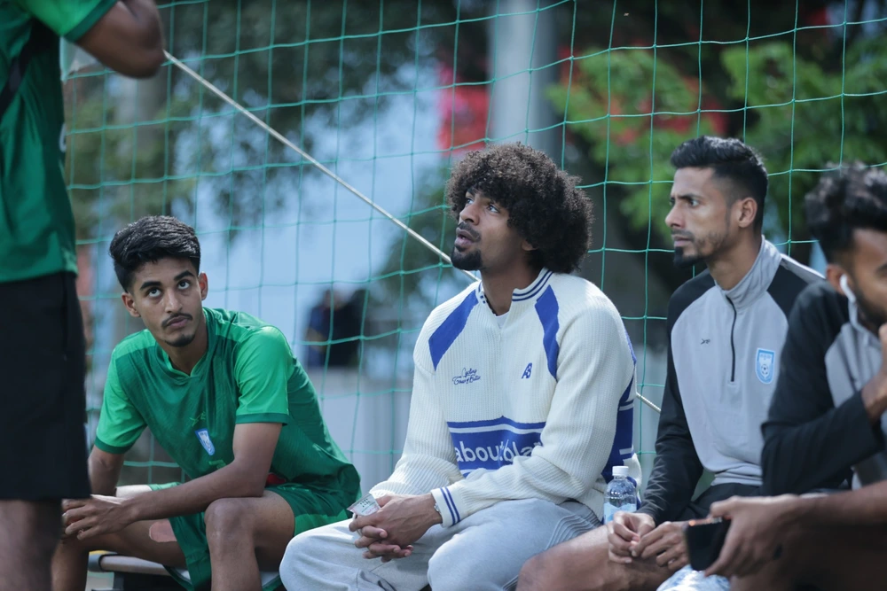 Tin nóng bóng đá Việt hôm nay 25/3: Trọng tài Hàn Quốc bắt trận Việt Nam gặp Malaysia; Tuyển thủ Bangladesh đá giải ngoại hạng Anh đến Việt Nam - Ảnh 2.