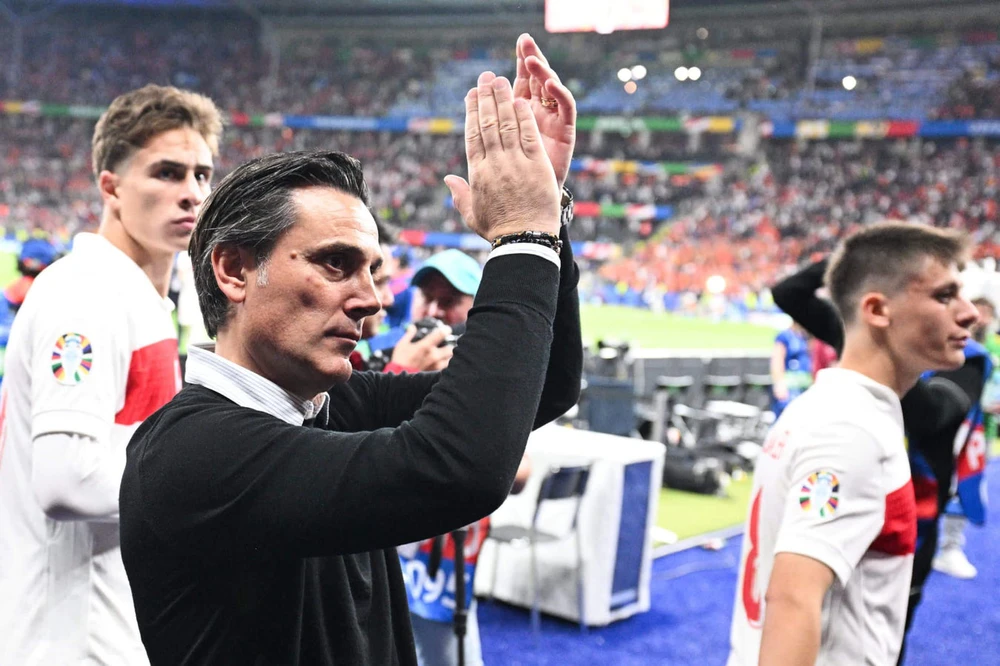 Bán kết play-off World Cup 2026 - 00h00 ngày 27/3, sân Tupras, Thổ Nhĩ Kỳ-Romania: Chờ Montella viết tiếp giấc mơ - Ảnh 1.