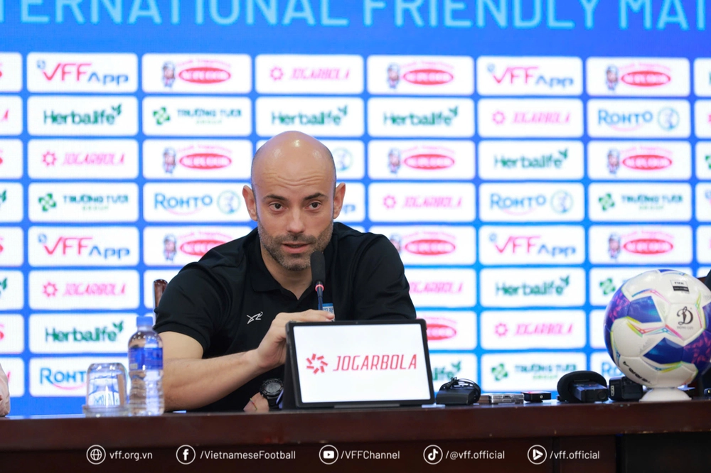 HLV Bangladesh dè chừng Hoàng Hên, Xuân Son - Ảnh 1.