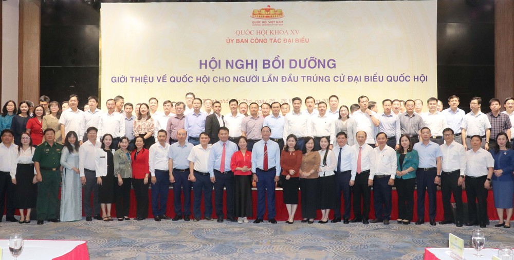 Bồi dưỡng, giới thiệu về Quốc hội cho người lần đầu trúng cử đại biểu Quốc hội - Ảnh 6.