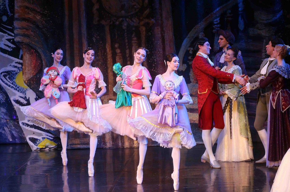 Đêm diễn giàu cảm xúc của ballet kinh điển Nga trên sân khấu Thủ đô - Ảnh 2.