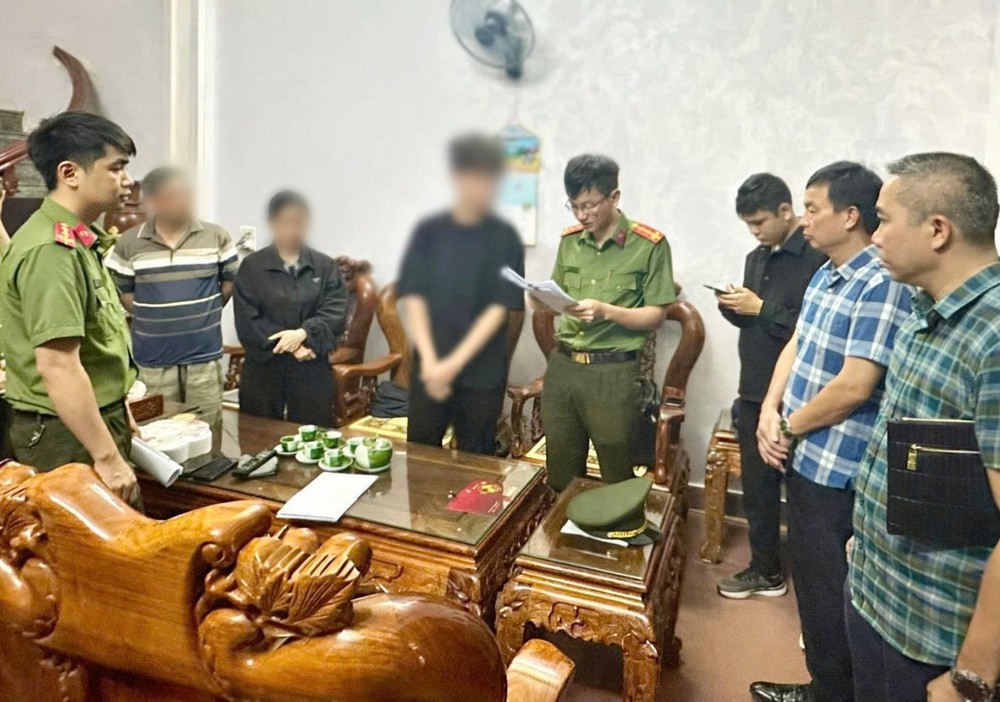 Triệt phá đường dây phát tán mã độc toàn cầu do học sinh lớp 12 cầm đầu thu lợi bất chính hàng chục tỷ đồng - Ảnh 1.