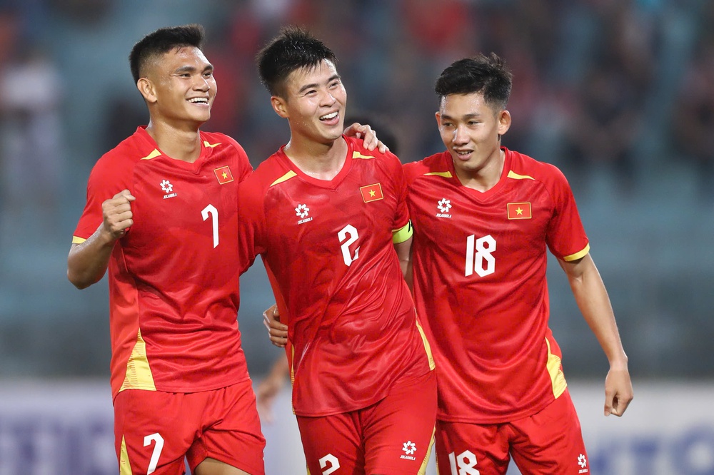 Ba cầu thủ Hà Nội FC đều ghi bàn vào lưới Bangladesh, fan thốt lên điều đặc biệt - Ảnh 2. Ba cầu thủ Hà Nội FC đều ghi bàn vào lưới Bangladesh, fan thốt lên điều đặc biệt - Ảnh 2.