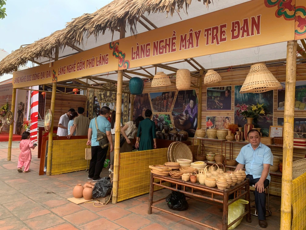 Tái hiện chợ tranh Đông Hồ truyền thống một thời - Ảnh 7. Tái hiện chợ tranh Đông Hồ truyền thống một thời - Ảnh 7.