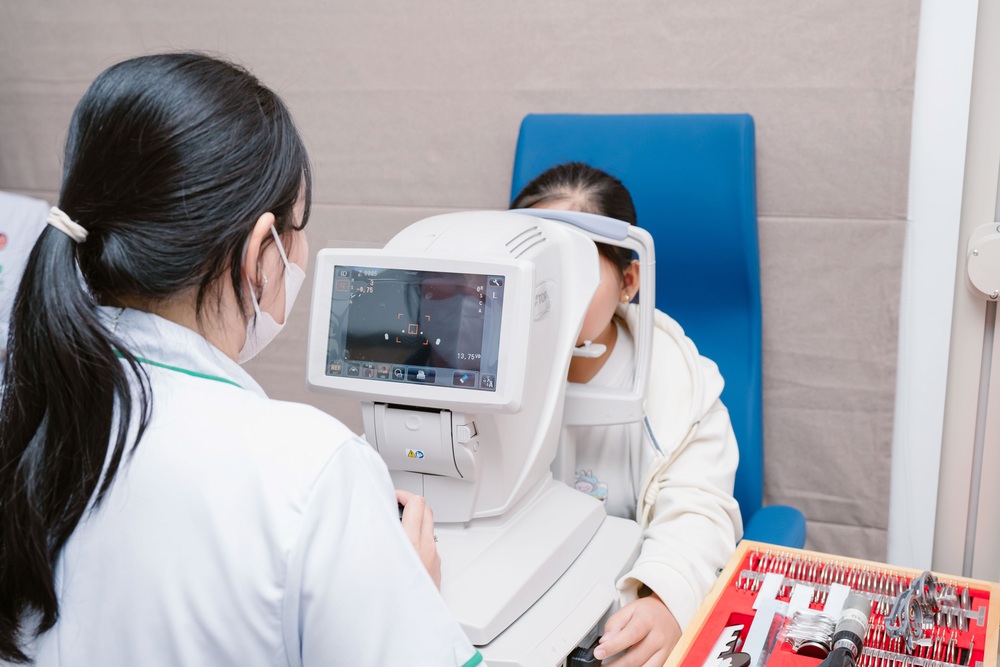 Tầm quan trọng của kiểm soát cận thị ở trẻ em - Ảnh 1. Tầm quan trọng của kiểm soát cận thị ở trẻ em - Ảnh 1.