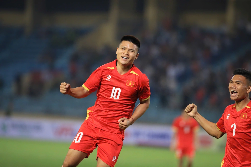 Ba cầu thủ Hà Nội FC đều ghi bàn vào lưới Bangladesh, fan thốt lên điều đặc biệt - Ảnh 1. Ba cầu thủ Hà Nội FC đều ghi bàn vào lưới Bangladesh, fan thốt lên điều đặc biệt - Ảnh 1.