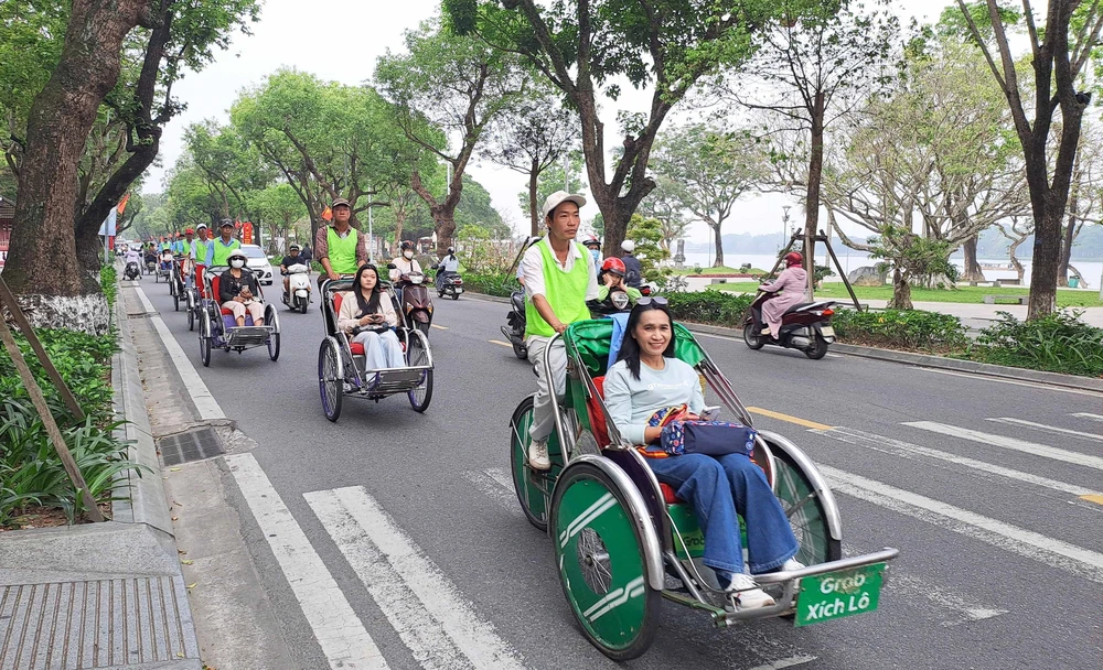 Huế: Xây dựng đô thị di sản vươn tầm khu vực - Ảnh 4. Huế: Xây dựng đô thị di sản vươn tầm khu vực - Ảnh 4.