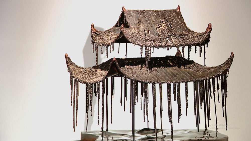 'Vọng kim': Đối thoại với ký ức và hiện tại của nhà điêu hắc Nguyễn Tuấn Hoàng - Ảnh 2.