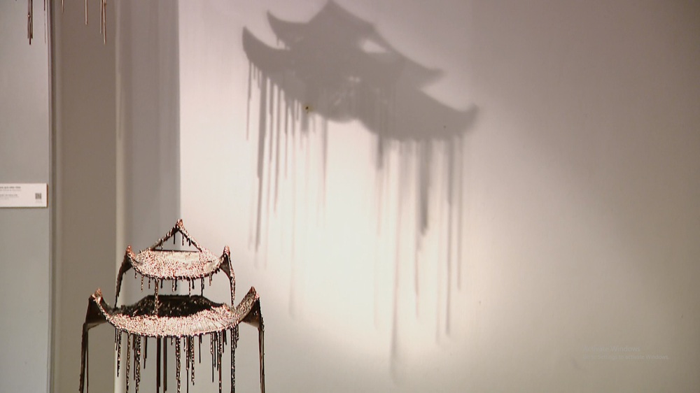 'Vọng kim': Đối thoại với ký ức và hiện tại của nhà điêu hắc Nguyễn Tuấn Hoàng - Ảnh 9.