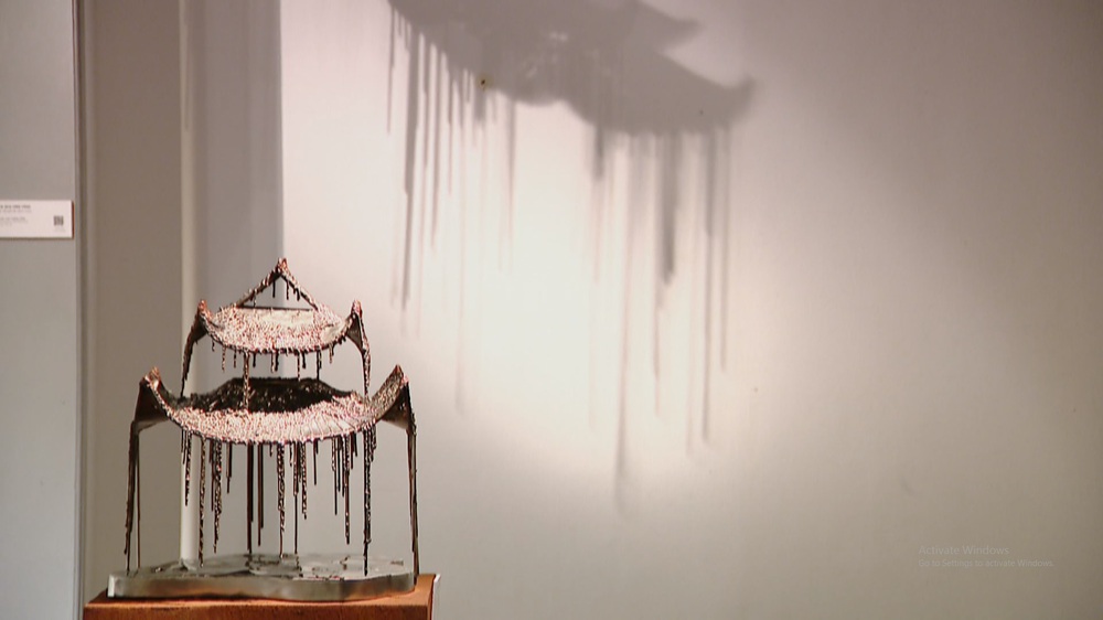 'Vọng kim': Đối thoại với ký ức và hiện tại của nhà điêu hắc Nguyễn Tuấn Hoàng - Ảnh 8.