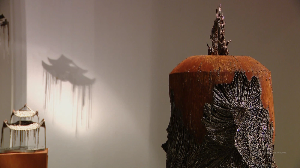 'Vọng kim': Đối thoại với ký ức và hiện tại của nhà điêu hắc Nguyễn Tuấn Hoàng - Ảnh 3.