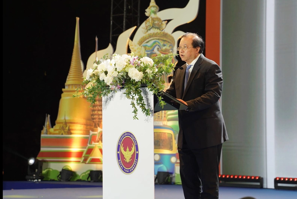 Trải nghiệm không khí lễ hội Songkran và ẩm thực xứ Chùa Vàng tại Hà Nội - Ảnh 1.