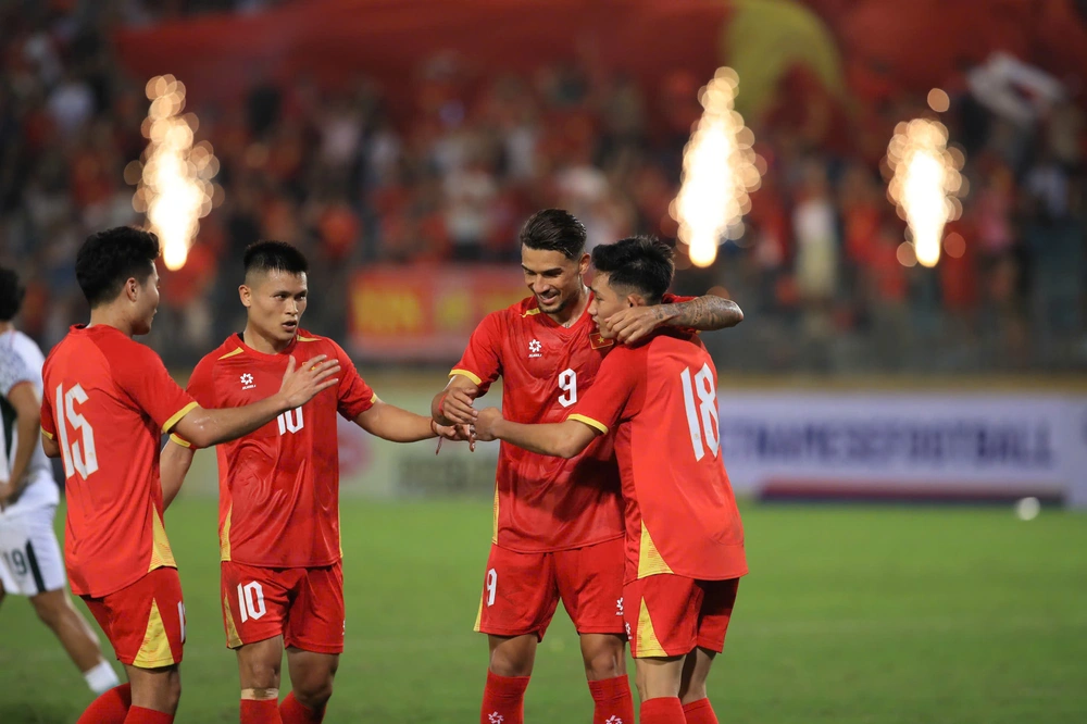 Cầu thủ Hà Nội FC đồng loạt ghi điểm ở đội tuyển Việt Nam - Ảnh 1. Cầu thủ Hà Nội FC đồng loạt ghi điểm ở đội tuyển Việt Nam - Ảnh 1.