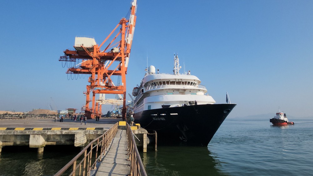 Đón tàu du lịch quốc tế cao cấp cập cảng Quy Nhơn - Ảnh 2.