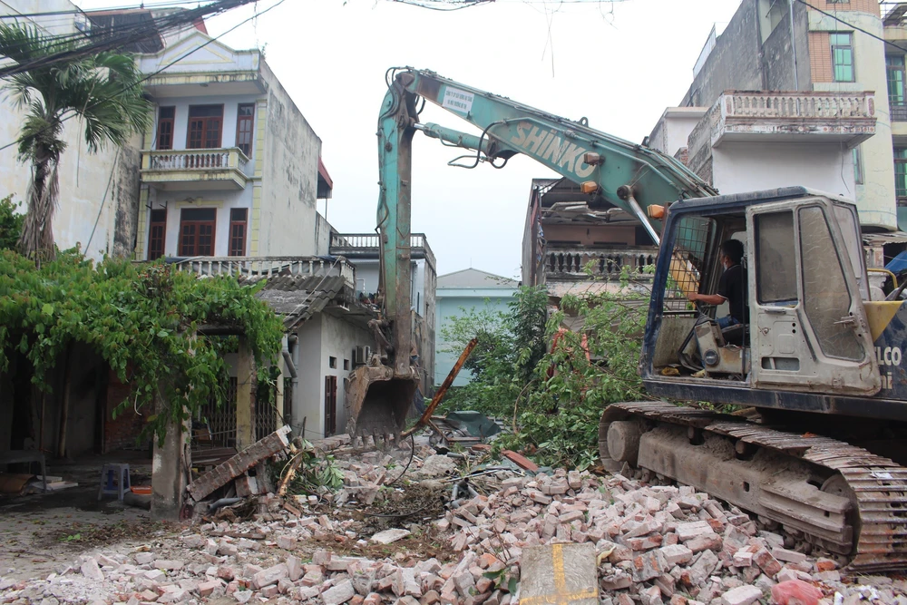 Hà Nội: Cưỡng chế thu hồi đất thực hiện dự án xây dựng đường Tam Trinh - Ảnh 8. Hà Nội: Cưỡng chế thu hồi đất thực hiện dự án xây dựng đường Tam Trinh - Ảnh 8.