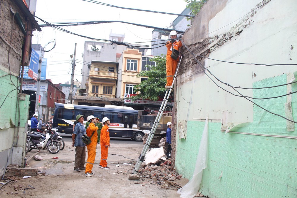Hà Nội: Cưỡng chế thu hồi đất thực hiện dự án xây dựng đường Tam Trinh - Ảnh 3. Hà Nội: Cưỡng chế thu hồi đất thực hiện dự án xây dựng đường Tam Trinh - Ảnh 3.