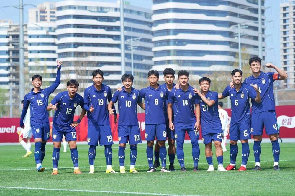 Tin nóng thể thao tối 28/3: Báo Thái ca ngợi chiến thắng của đội U23 trước Việt Nam; Arsenal nhận tin xấu - Ảnh 1.