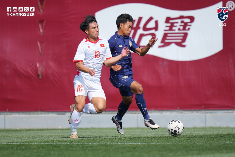 TRỰC TIẾP bóng đá Việt Nam vs Thái Lan 14h hôm nay: Thái Lan dẫn trước - Ảnh 2.