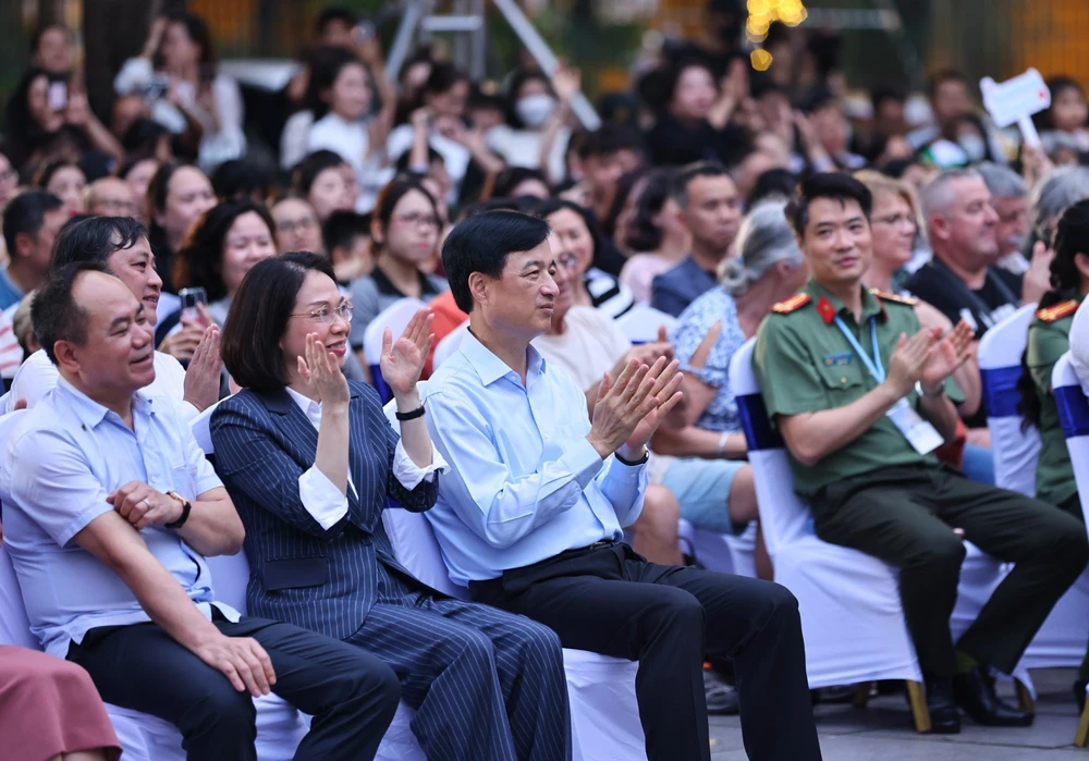 Live Concert “Hà Nội bình yên” - Ảnh 1.