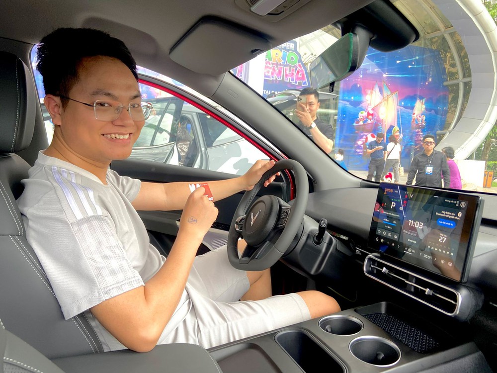 Khách hàng Hà Nội trải nghiệm VF MPV 7: Hợp làm xe gia đình, rộng rãi, vận hành êm ái - Ảnh 2.