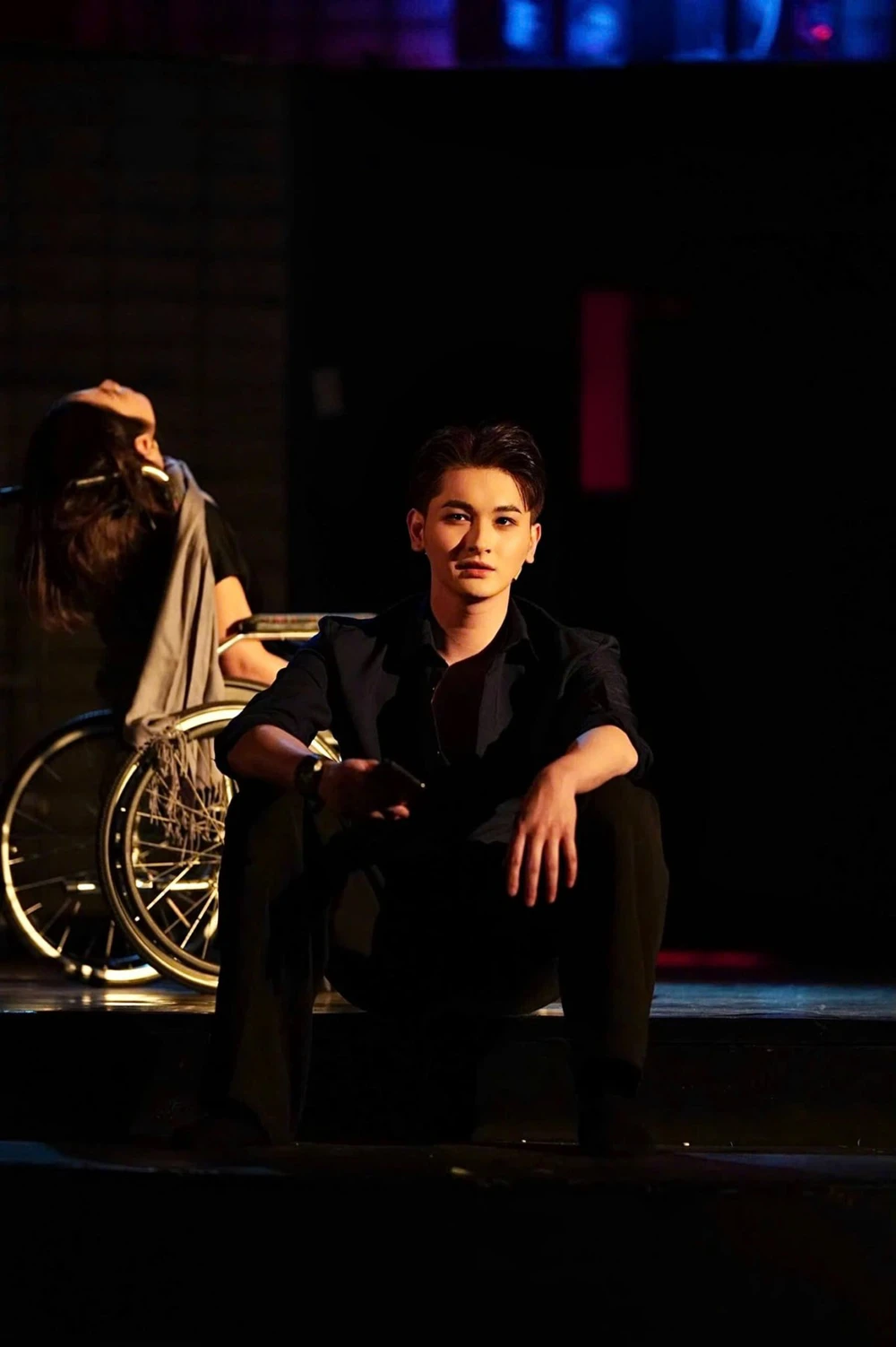 Minh Khải gây ấn tượng với vai diễn mới trong phim "Bóng ma hạnh phúc" - Ảnh 3. Minh Khải gây ấn tượng với vai diễn mới trong phim "Bóng ma hạnh phúc" - Ảnh 3.