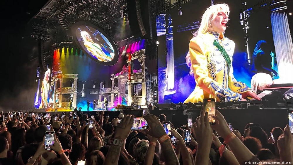 Ở tuổi 40, Lady Gaga vẫn chưa ngừng cách tân âm nhạc pop - Ảnh 5.