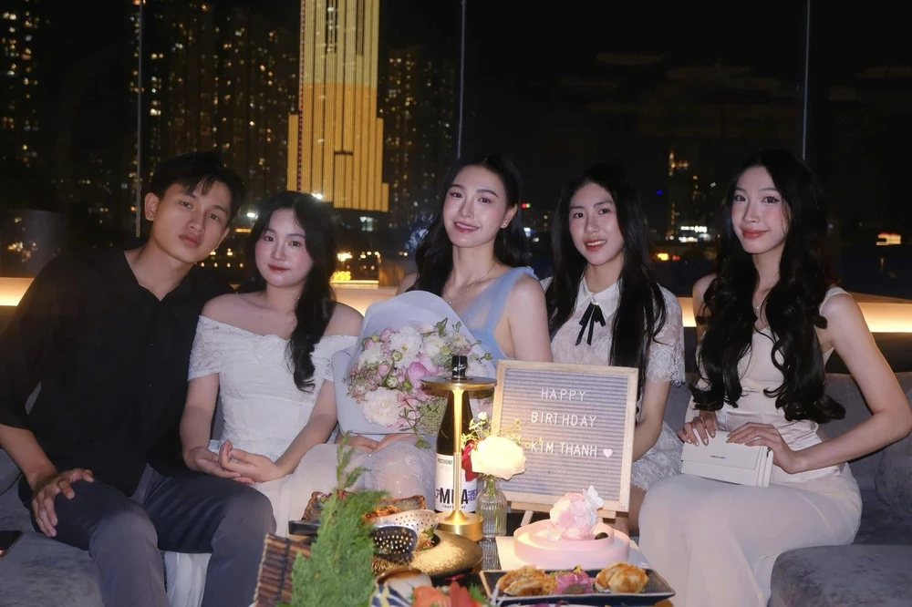 Hoa khôi bóng chuyền Việt Nam chính thức bước sang cột mốc mới đáng nhớ, sẵn sàng thi đấu cho 3 đội bóng mùa này - Ảnh 1.