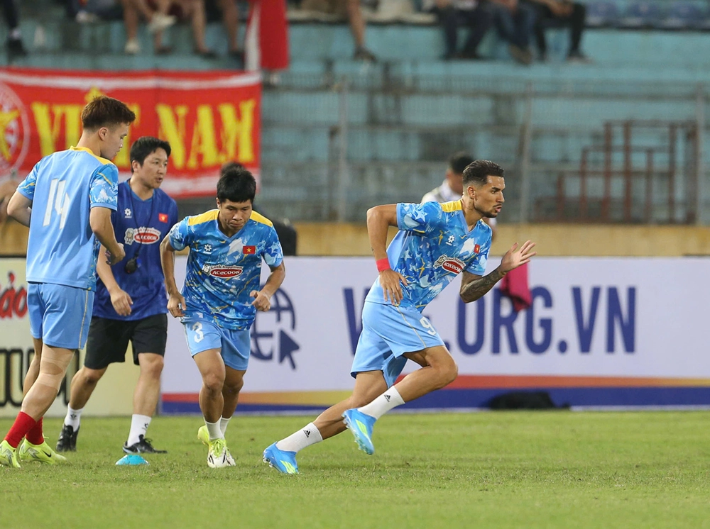 Tin nóng bóng đá Việt Nam hôm nay 30/3: Tuyển Việt Nam tới Ninh Bình; Malaysia quyết đấu vì danh dự - Ảnh 1.