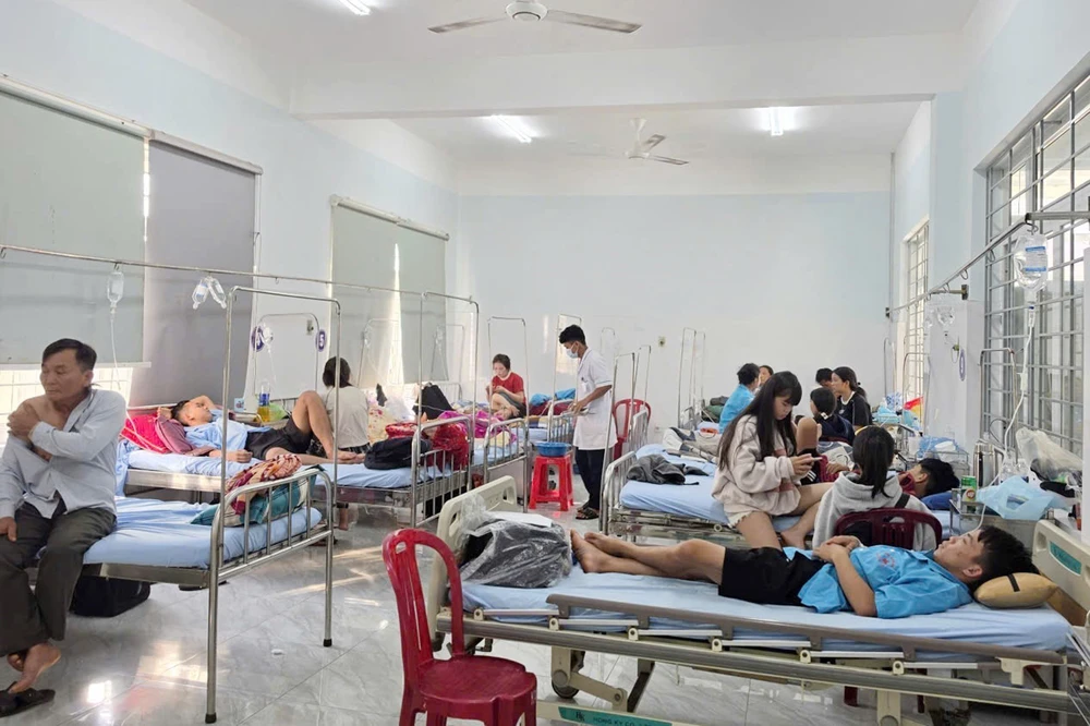 Sức khỏe 39 bệnh nhân ở Đắk Lắk nghi ngộ độc thực phẩm đã ổn định - Ảnh 2.