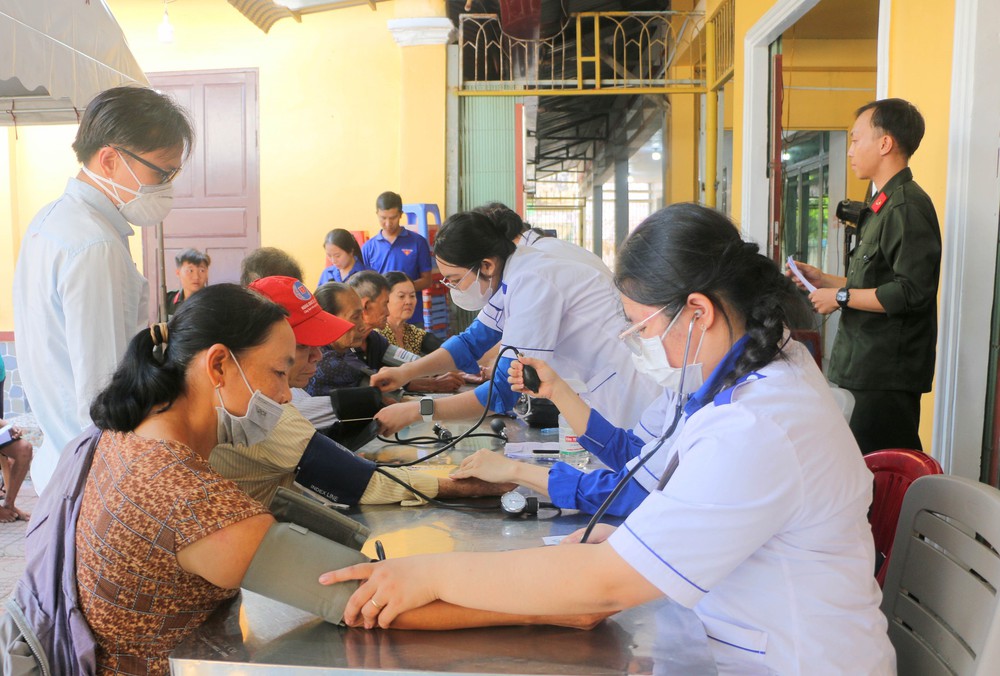 Khơi dậy khát vọng cống hiến của tuổi trẻ nơi tiền tiêu Tổ quốc - Ảnh 13.