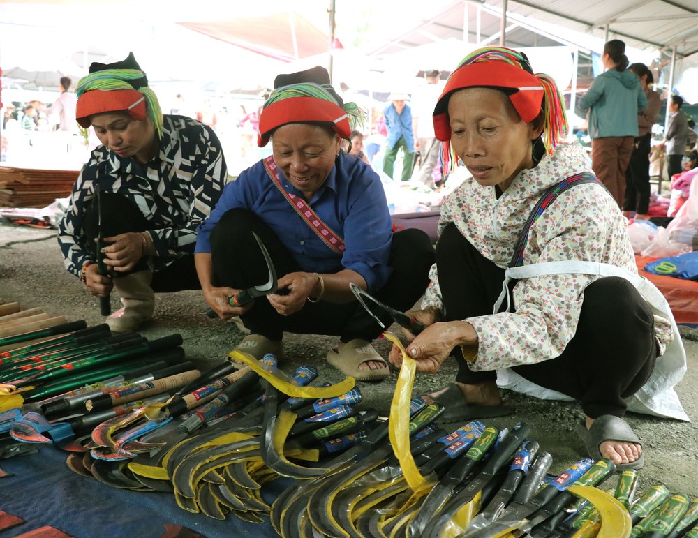 Nhộn nhịp phiên chợ Phương Độ đậm đà hồn quê ở Tuyên Quang - Ảnh 9.