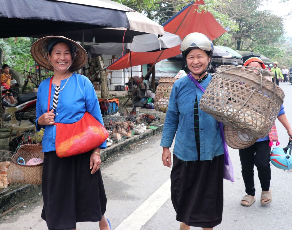 Nhộn nhịp phiên chợ Phương Độ đậm đà hồn quê ở Tuyên Quang - Ảnh 5.