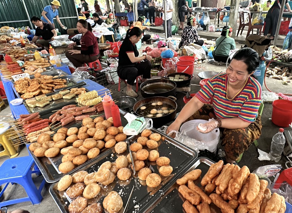Nhộn nhịp phiên chợ Phương Độ đậm đà hồn quê ở Tuyên Quang - Ảnh 10.
