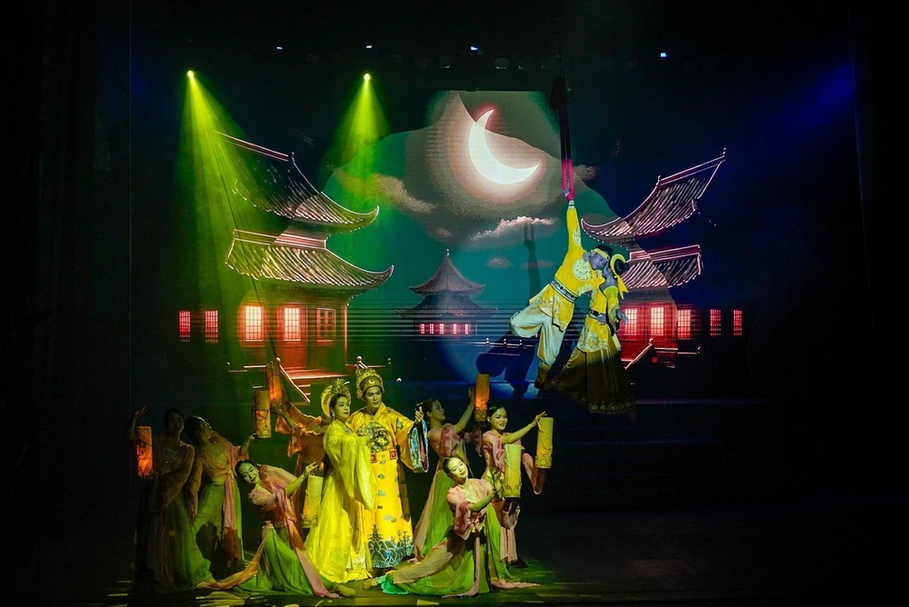 Nghệ thuật xiếc kết hợp cải lương tái hiện cuộc đời vua Trần Nhân Tông - Ảnh 5.