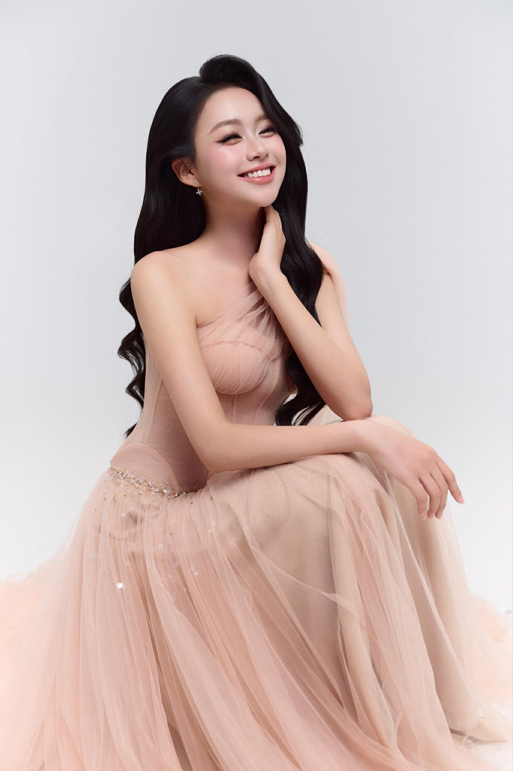 Nhan sắc của mỹ nhân Học viện Nông nghiệp gây chú ý ở Miss World Vietnam  - Ảnh 2.
