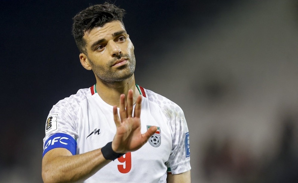 Thực hư thông tin tiền đạo tuyển Iran muốn trở về bảo vệ quê hương - Ảnh 1. Thực hư thông tin tiền đạo tuyển Iran muốn trở về bảo vệ quê hương - Ảnh 1.