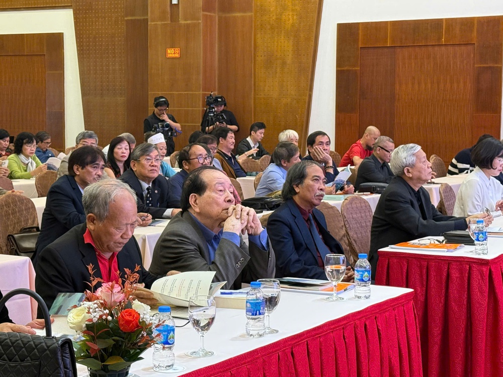 Ngày thơ Việt Nam 2026: Đức hy sinh và lòng can đảm làm nên phẩm giá của thơ ca - Ảnh 4.