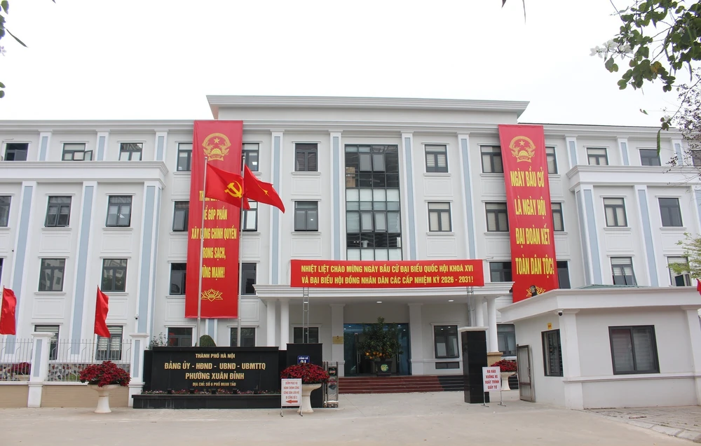 Bầu cử Quốc hội và HĐND: Hà Nội rực rỡ cờ hoa hướng về ngày hội non sông - Ảnh 15.