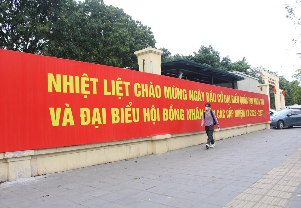 Bầu cử Quốc hội và HĐND: Hà Nội rực rỡ cờ hoa hướng về ngày hội non sông - Ảnh 13.