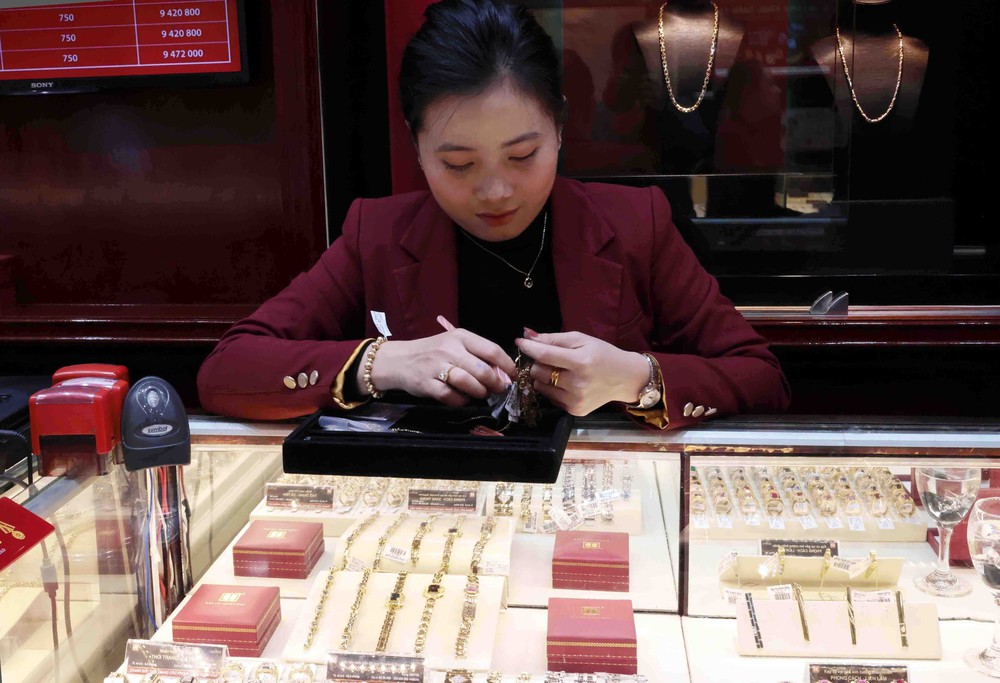 Giá vàng trong nước sáng 3/3 giảm 1,5 triệu đồng/lượng - Ảnh 1.