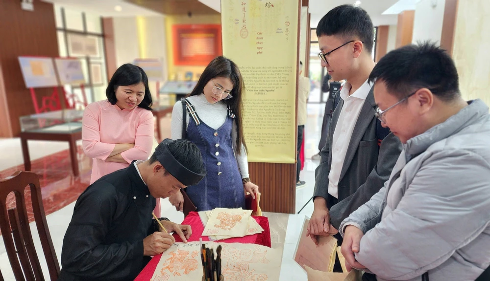 Không gian giới thiệu Di sản tư liệu thế giới của Việt Nam mở cửa đón khách tham quan - Ảnh 4.