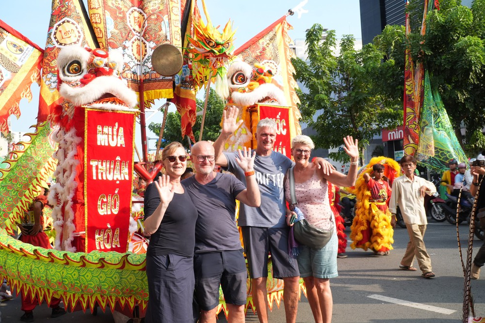 Rực rỡ đêm hội Nguyên Tiêu – Xuân Bính Ngọ 2026 - Ảnh 13. Rực rỡ đêm hội Nguyên Tiêu – Xuân Bính Ngọ 2026 - Ảnh 13.