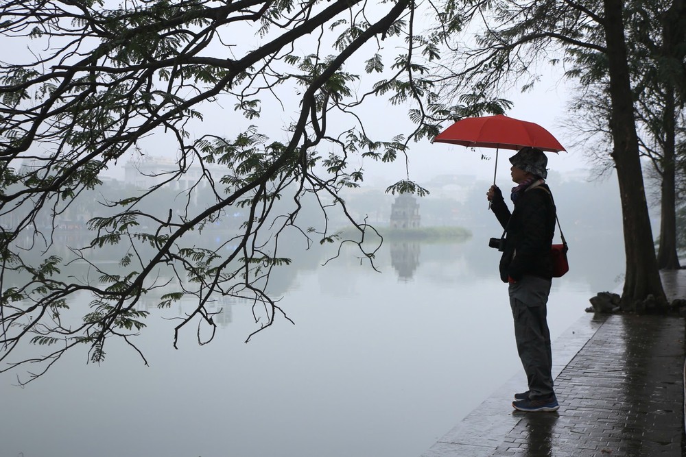 Dự báo thời tiết ngày 4/3: Miền Bắc giảm 3-7 độ C, gió giật cấp 8 trên vịnh Bắc Bộ - Ảnh 1. Dự báo thời tiết ngày 4/3: Miền Bắc giảm 3-7 độ C, gió giật cấp 8 trên vịnh Bắc Bộ - Ảnh 1.