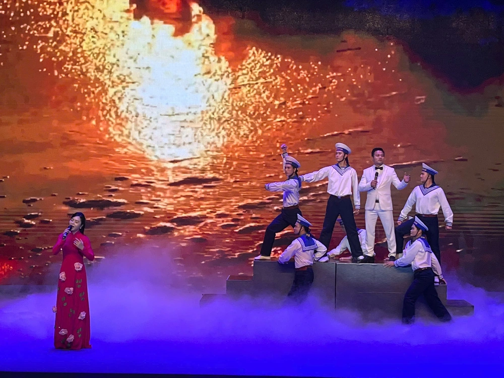 Ngày thơ Việt Nam 2026: Thi ca xác lập thế đứng "Trước biển lớn" - Ảnh 6. Ngày thơ Việt Nam 2026: Thi ca xác lập thế đứng "Trước biển lớn" - Ảnh 6.