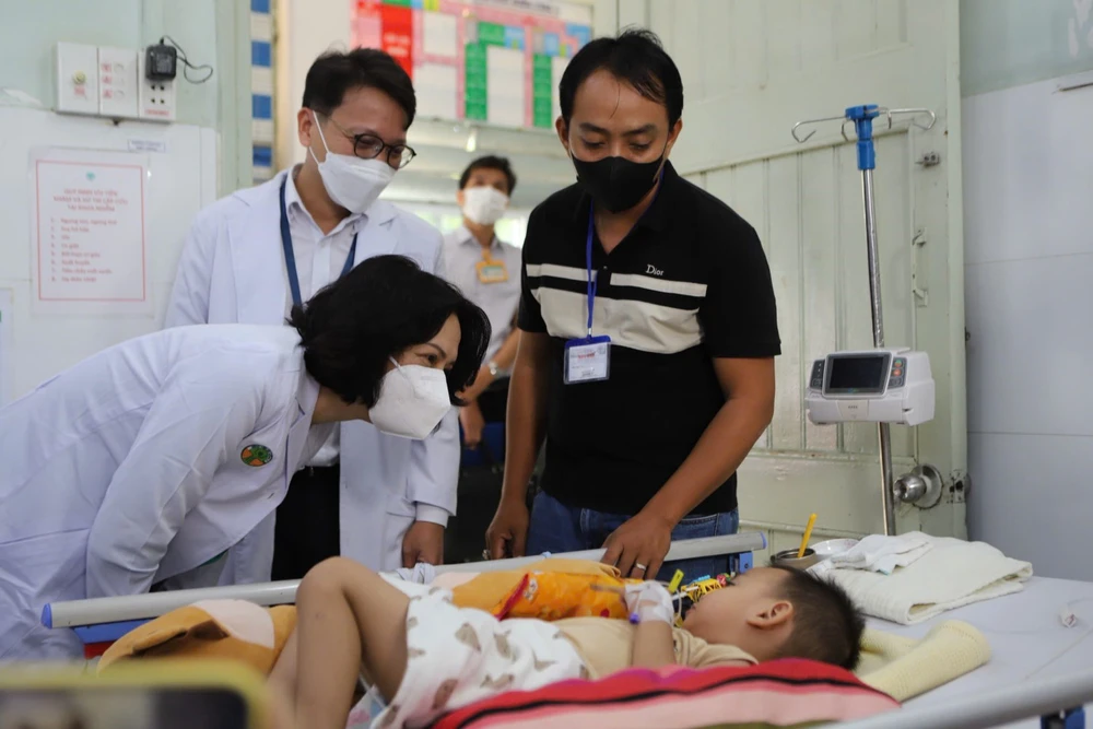 25.000 ca tay chân miệng trong 3 tháng đầu năm: Bộ Y tế phát lệnh khẩn - Ảnh 1.