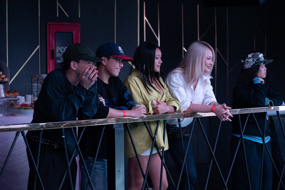 Dàn sao đến chúc mừng llbum đầu tay của Ánh Sáng Aza - Ảnh 4.